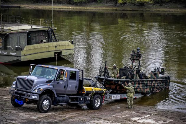 Black Swan 2021 – Spezialkraefte ueben Waterborne Operations auf der Donau 1