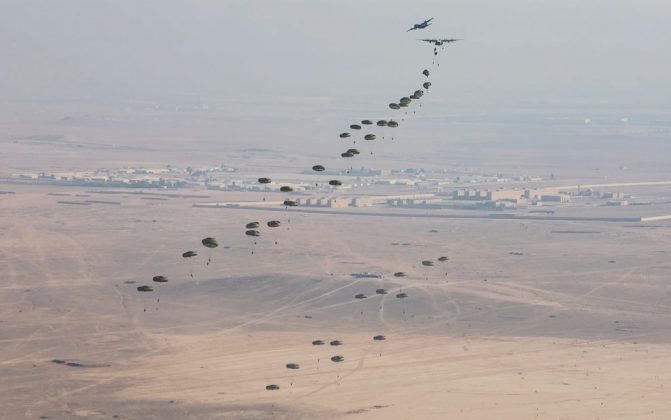 Rund 170 Angehoerige der 16 Air Assault Brigade fuehrten in Jordanien eine Luftlandeoperation durch MoD UK Crown Copyright 2021