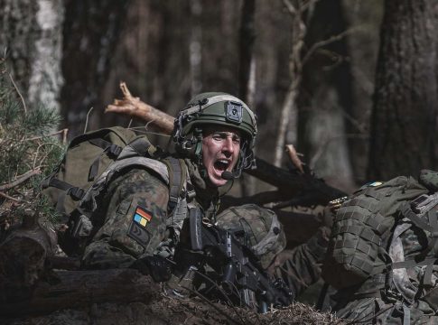 Gefechtshelm Zwischenloesung Gefechtshelm Spezialkraefte schwer Foto Bundeswehr Maximilian Schulz