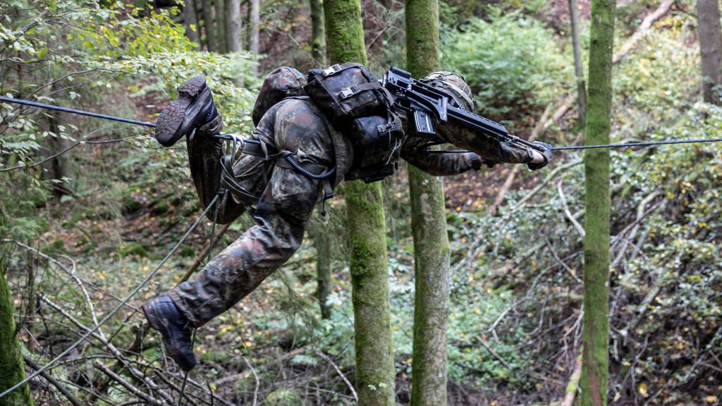 Überwinden von Hindernissen Mittel für abgesessene Kräfte