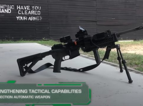 Screenshot Colt IAR6940 Infantry Automatic Rifle Bild Singapur MOD