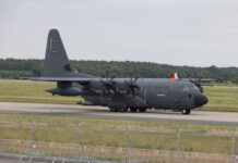 Eine C-130J Super Hercules der deutsch-französischen Staffel aus Evreux.