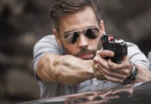 Die Glock 19 mit Optik Aimpoint COA.