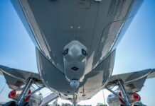 Das SPREOS DIRCM-System von Bird Aerosystems montiert unter einem Airbus A319.
