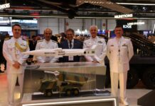 Die MAX 1.2 AC am Stand von SIATT auf der IDEX.