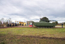 Schützenpanzer Lynx KF 41 auf dem Schießplatz Nettuno fertig zur Demonstration.