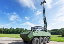 Der Piranha 5 mit Teleskopmast für TaWAN.