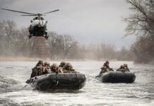 Kampfschwimmer beim Training auf dem Truppenübungsplatz in Klietz.