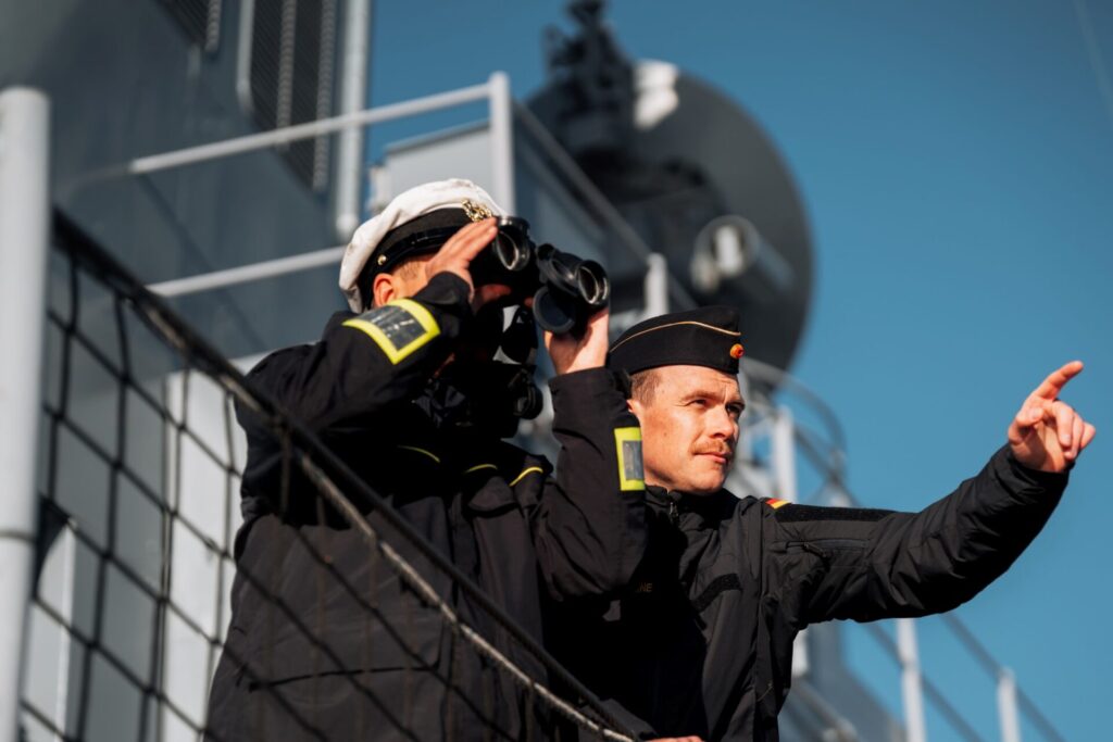 Deutsche Marine erhält neues Bekleidungssystem 2 Die Deutsche Marine erhält ein neues Bekleidungssystem mit zeitgemäßer Optik und Schutzfunktionen.