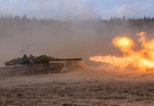 Ein Leopard 2 während der Übungsserie Grand Quadriga 2024 in Litauen.