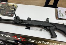 Die Benelli M4 AI Drone Guardian mit 18,5-Zoll-Lauf.