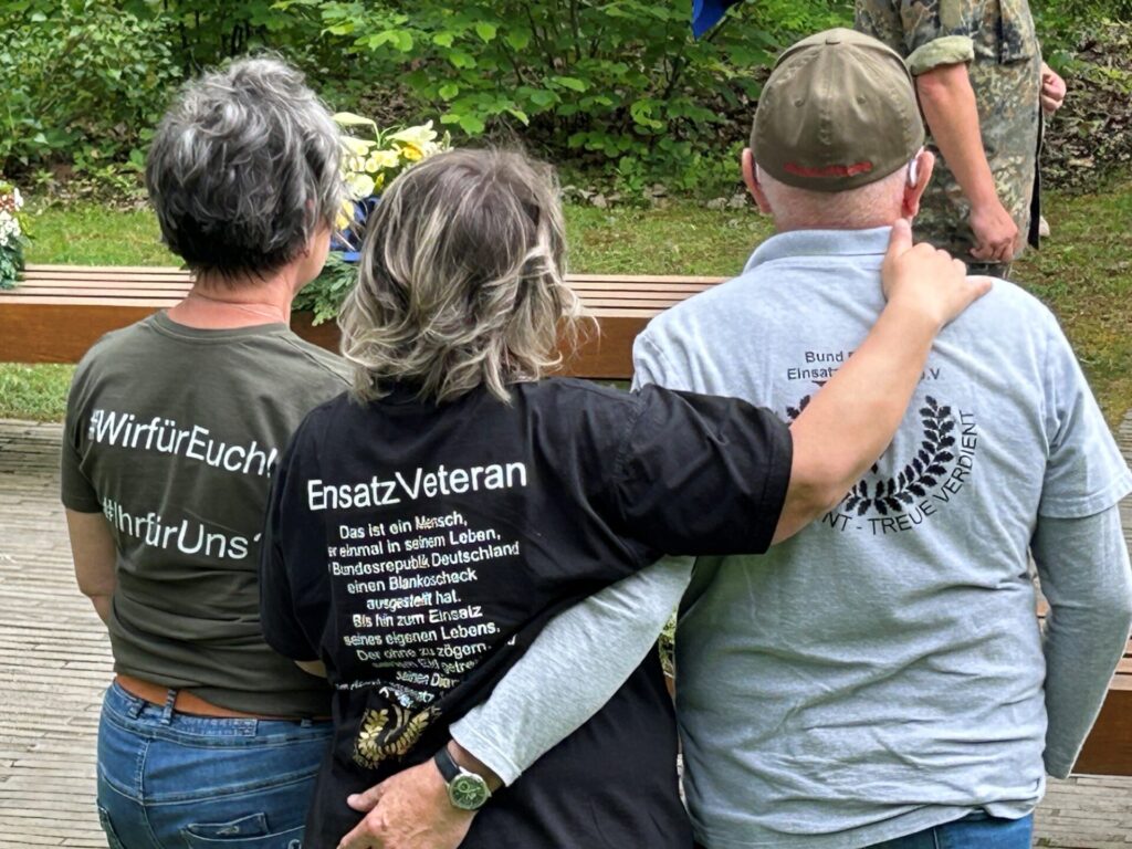 Bundeswehrverband: Veteranentag mit Leben füllen 2 Gedenken im "Wald der Erinnerung" am Veteranentag.