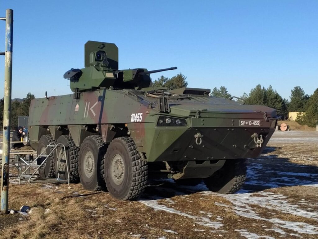 Mangart 25: Slowenien vergibt Auftrag für Waffenstation 6 Die Waffenstation Mangart 25 auf dem Radpanzer Svarun von Patria.