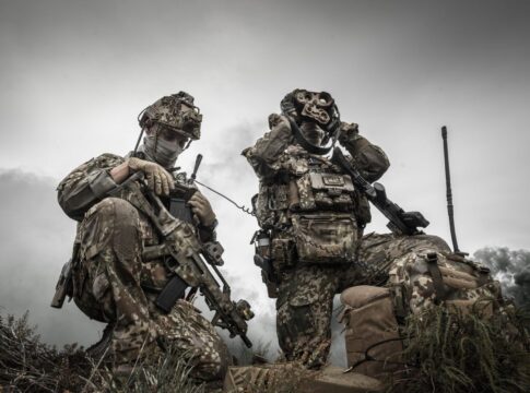 Besondere Anforderungen der Kommunikation bestehen für die Spezialkräfte, hier Soldaten des deutschen KSK.