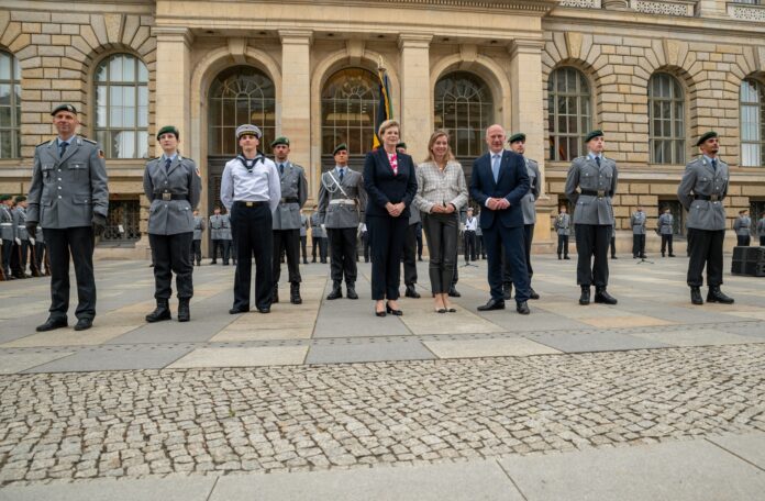 Archivbild vom Gelöbnis in Berlin 2024.