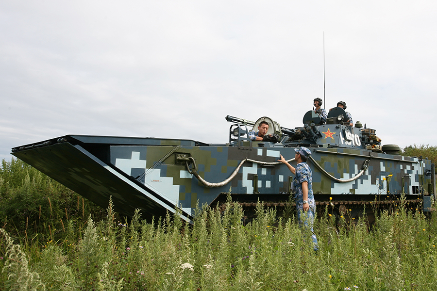 Amphibische Jubiläumsgrüße an Taiwans Präsidenten aus China 5 Die Schützenpanzerversion ZBD-05.
