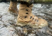 Einen ganz neuen Ansatz beim militärischen Schuhwerk verfolgt der neue Kampfstiefel von Meindl mit dem Extraguard-Material von Gore: sieht aus wie Leder, ist aber keins.