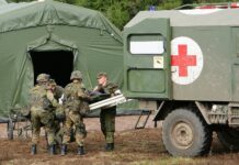 Bei der ILÜ San demonstriert der Sanitätsdienst der Bundeswehr die gesamte Rettungskette.