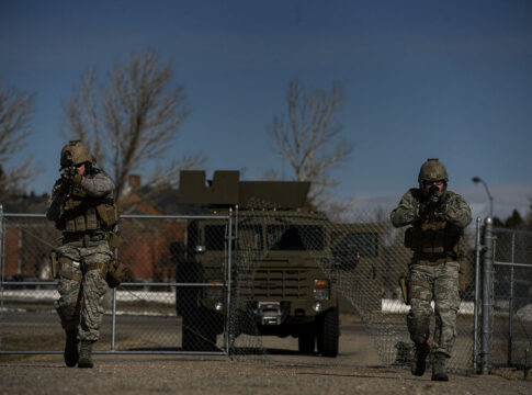 Dürfen ihre P320 wieder nutzen: Mitglieder der 90th Security Forces Group, 90th Missile Wing bei einer Übung.