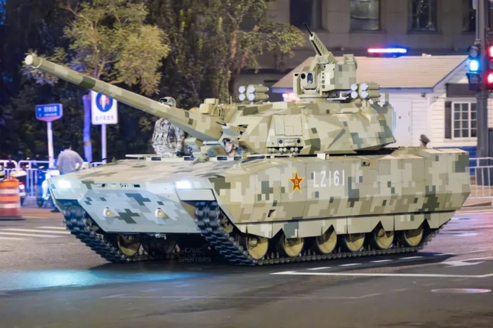 Der als ZTZ-201 bezeichnete neue leichte Panzer Chinas bei den Proben zur Militärparade am 3. September in Peking.