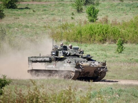 Warrior wird Minenräumer: Umbau vom Schützenpanzer in UGV 9 Ein Schützenpanzer Warrior während der Übung Immediate Response 24 in Polen.