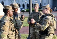 Angehörige der Nationalgarde des District of Columbia als Teil der "DC Safe and Beautiful Task Force" in Washington.