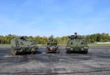 Zwei der zuletzt von BAE Systems vorgestellten Prototypen von möglichen weiteren Versionen des AMPV.