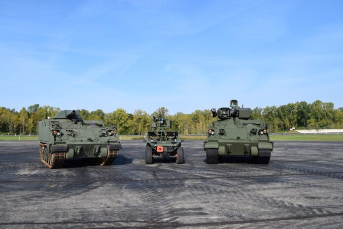 Zwei der zuletzt von BAE Systems vorgestellten Prototypen von möglichen weiteren Versionen des AMPV.