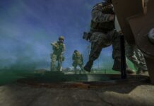 Mitglieder der 90th Security Forces Group (damals noch ohne P320) üben die Rückeroberung einer Starteinrichtung für Interkontinentalraketen.