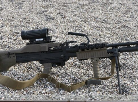 Weitere Maschinengewehre M60E6 für dänische Streitkräfte 5 Das M60E6 mit Optik C/97 von Elcan, wie in Dänemark genutzt.