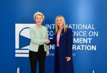 Italiens Ministerpräsidentin Giorgia Meloni (r.) sucht nach möglichst günstigen Verwendungsmöglichkeiten für EU-Mittel zur Stärkung der europäischen Verteidigungsfähigkeiten.