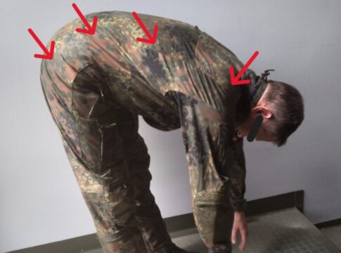 Elastische Gewebe für Kampfbekleidung der Bundeswehr 5 Prototyp einer Panzerkombination mit elastischen Einsätzen (siehe Markierungen).