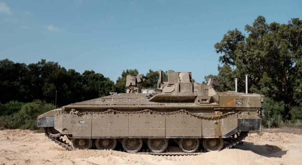 Israel steigert Produktion von Panzern und Panzerfahrzeugen 5 Der schwere Mannschaftstrandportwagen Namer ist vom Merkava abgeleitet.