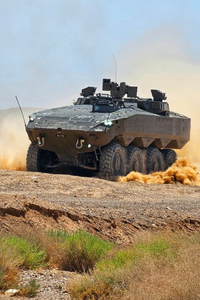 Israel steigert Produktion von Panzern und Panzerfahrzeugen 2 Der 8x8-Mannschaftstransportwagen Eitan kommt bei den aktuellen Kämpfen erstmals in großem Umfang zum Einsatz.