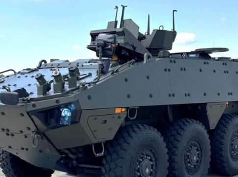 Der für Japan hergestellte Patria AMV XP 8x8.