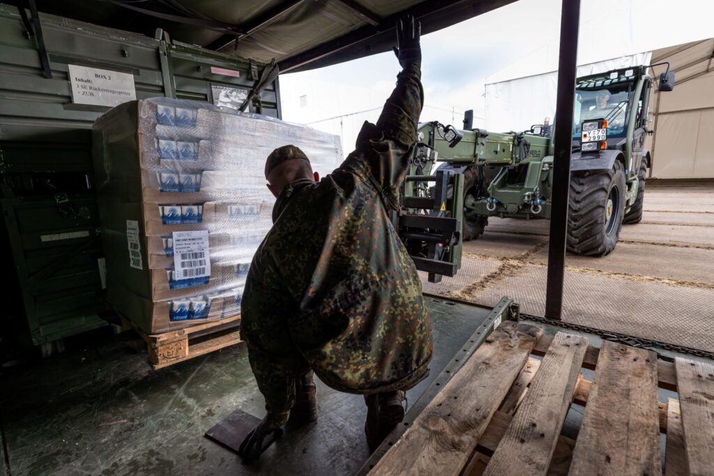 Bundeswehrübung Grand Eagle 2025 in Litauen – ein Rückblick 6 Über 100.000 Liter Wasser, mehr als 50.000 Liter Kraftstoff und mehr als 11.000 Einpersonenpackungen Verpflegung wurden während der Übung Grand Eagle 2025 bewirtschaftet.