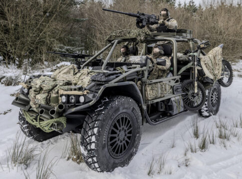 Der Mk 2 Softmount von ISTEC auf dem taktischen Fahrzeug Pioneer X.