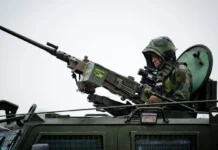 Das schwere Maschinengewehr M2 von FN Herstal unter der Bezeichnung Ksp 88 im schwedischen Dienst.