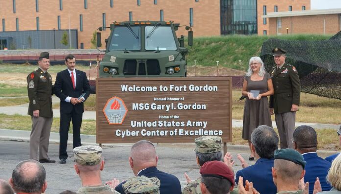 Zeremonie zur Umbenennung des ehemaligen Fort Eisenhower in den vorherigen Namen Fort Gordon mit neuem Namensgeber im vergangenen Monat.