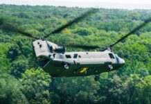Ein CH-47F Block II Chinook am Redstone Test Center in Huntsville, Alabama.