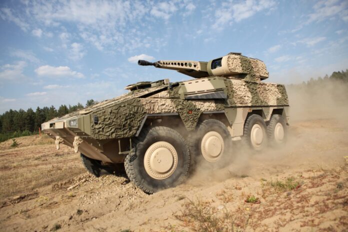 Deutschland und die Niederlande sollen zusammen 222 Radschützenpanzer Schakal mit der Option auf 248 weitere erhalten, was vom Haushaltsausschuss des Bundstages für die Bundeswehr nun genehmigt wurde.