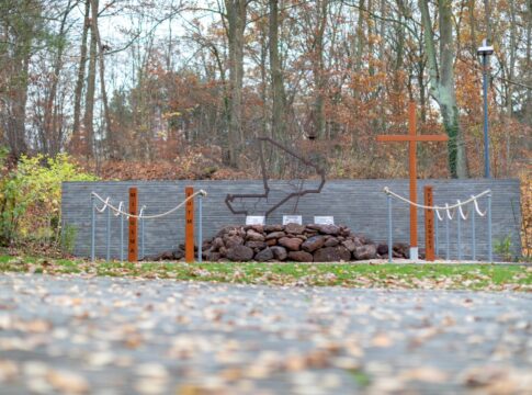 Ehrenhain aus Mali in Wald der Erinnerung eingegliedert 7 Ehrenhain Gao vor der Eröffnung im Wald der Erinnerung.