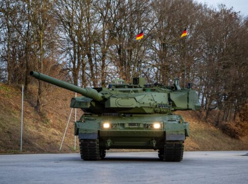 Der Leopard 2 A8 ist vor allem an der neuen Turmform zu erkennen.