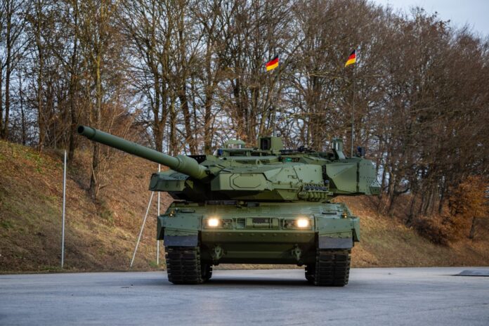 Der Leopard 2 A8 ist vor allem an der neuen Turmform zu erkennen.