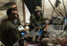 Typische Gefechtsstellung in der Ukraine nahe Torezk in der Oblast Donezk.