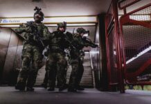 Soldaten des Wachbataillons bei der Übung Bollwerk Bärlin III im U-Bahnhof Jungfernheide.