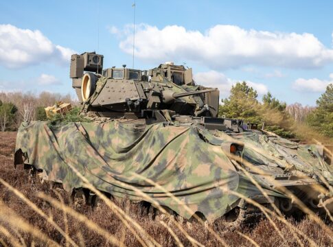 Ein M2A4 Bradley bei einer Übung in Polen im März 2025.
