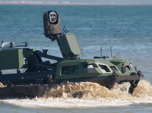 REPMUS/NATO DYMS: Rheinmetall setzt Mission Master ein 22 Die amphibische Ausführung des Mission Master geht bei REPMUS/NATO DYMS an Land.
