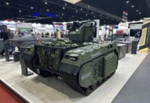 Das UGV THeMIS mit Waffenstation Loki auf der Defense & Security 2025 in Bangkok.