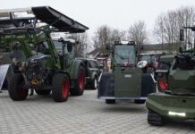 Der Blick auf das Außengelände des MILENG COE Industry Day 2025 zeigt: UGVs und Traktoren beherrschten die diesjährigen Ansätze.